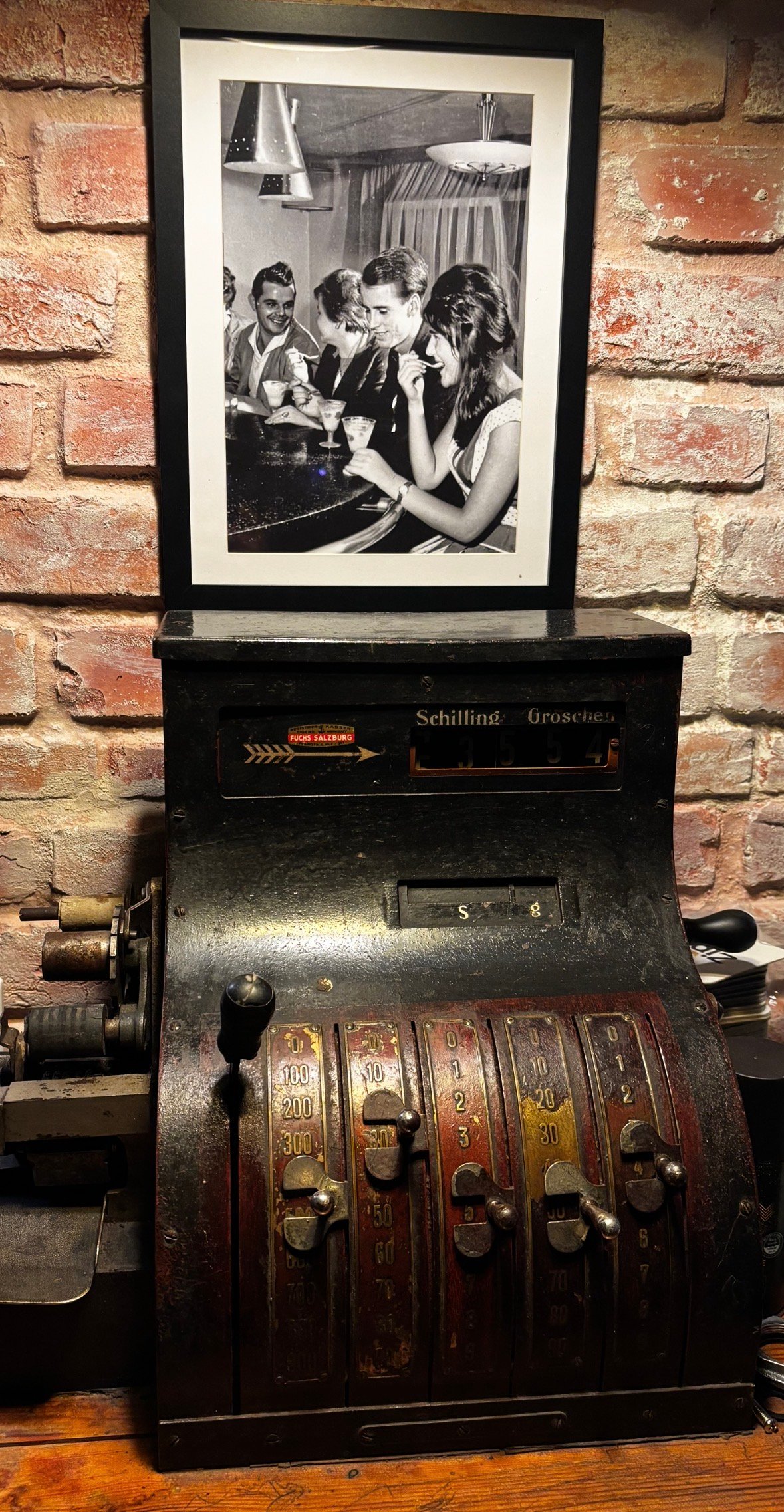 Originalaufnahme der historischen Registrierkasse im Café Der Klassiker